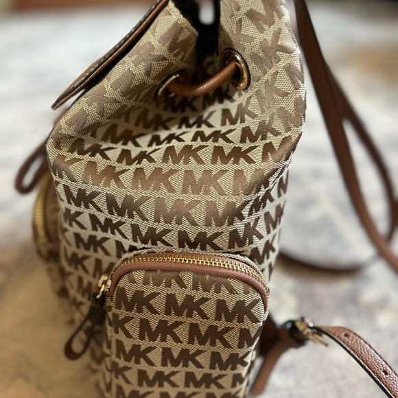 Michael Kors Abbey Large Logo Jacquard & Leather Backpack- Excellent Condition - Picture 10 of 14